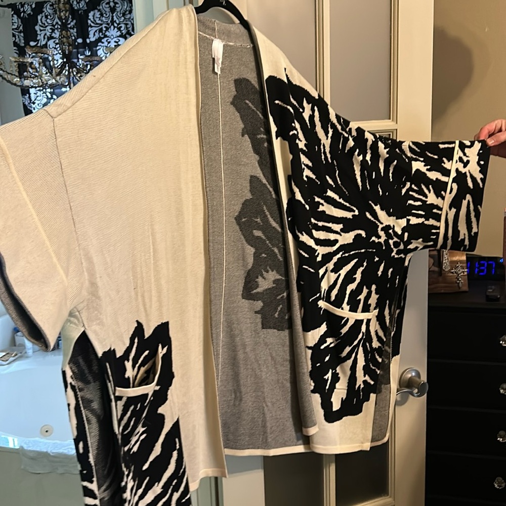 Marla Wynne Jaquard knit open kimono
